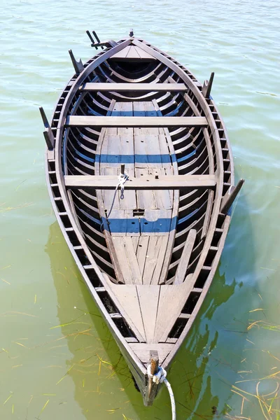 Velho barco de madeira — Fotografia de Stock