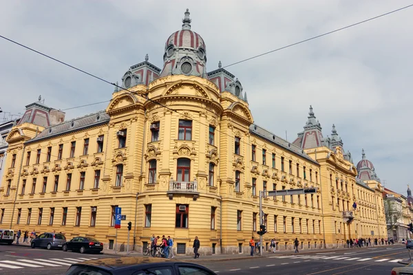 Edifício de administração ferroviária croata em Zagreb — Fotografia de Stock