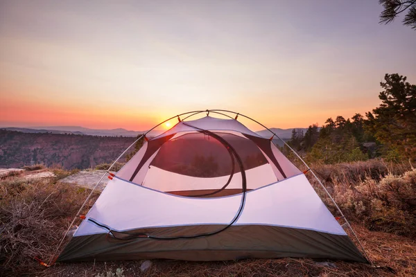 Tenda in montagna — Foto Stock
