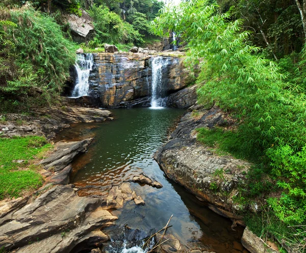 Şelale üzerinde sri lanka — Stok fotoğraf