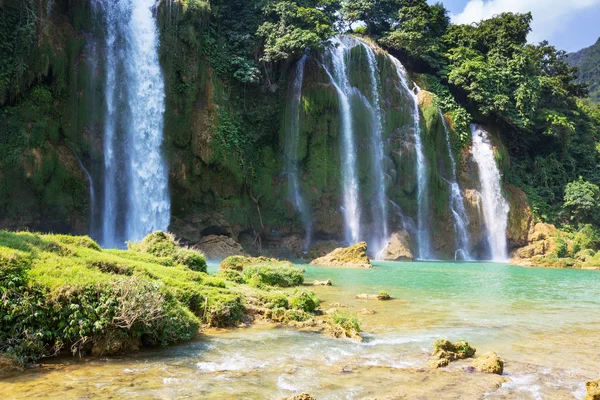 Vietnam 'da şelale — Stok fotoğraf