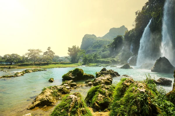 Vietnam 'da şelale — Stok fotoğraf