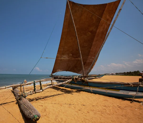 Лодка на Шри-Ланке — стоковое фото