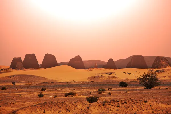 Sudan'da piramit — Stok fotoğraf