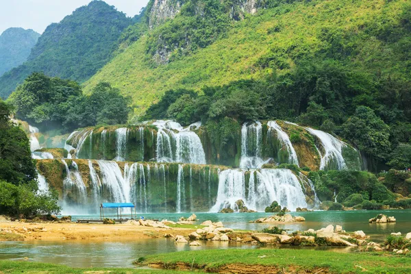 Cachoeira em vietnam — Fotografia de Stock