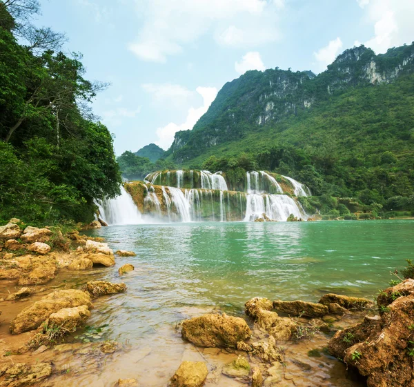 Wodospad w Wietnamie — Zdjęcie stockowe