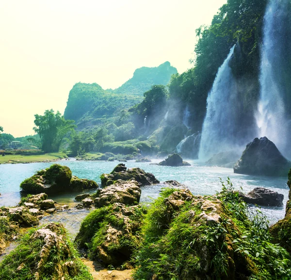 Wasserfall in Vietnam — Stockfoto