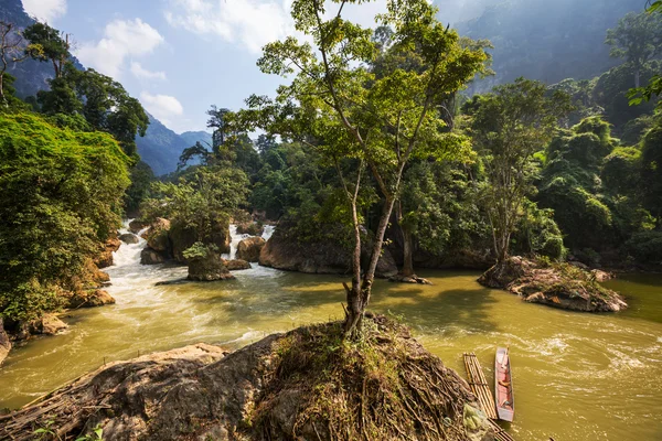 Річка у В'єтнамі — стокове фото