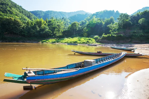Łódź w Laosie — Zdjęcie stockowe