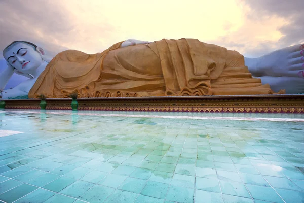 Buddha staty — Stockfoto