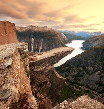 Trolltunga