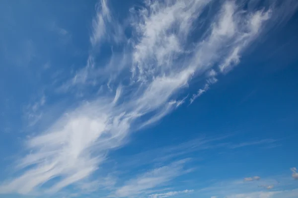 Nuvens brancas — Fotografia de Stock