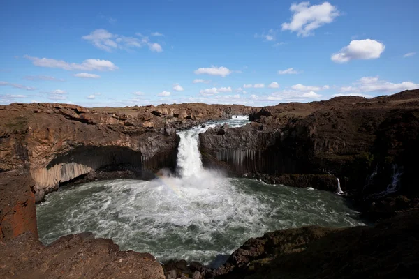 Cascada en Islandia — Foto de Stock