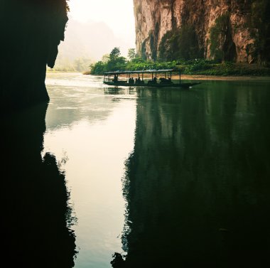 nehir mağara, vietnam