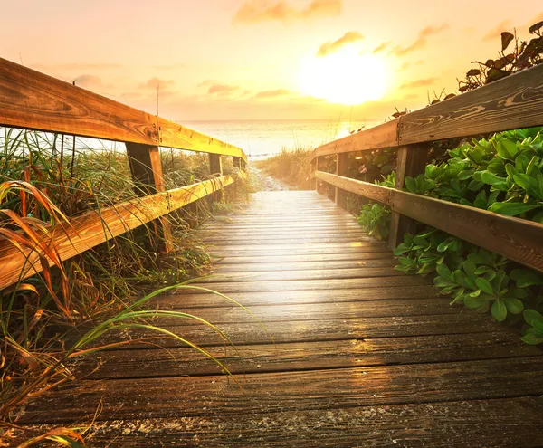 Promenade op strand — Stockfoto