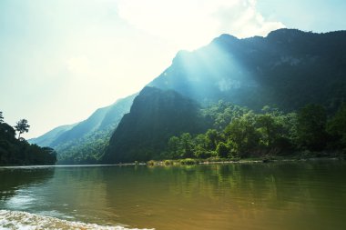 tropikal Nehri