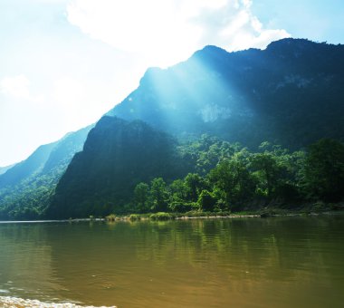 tropikal Nehri