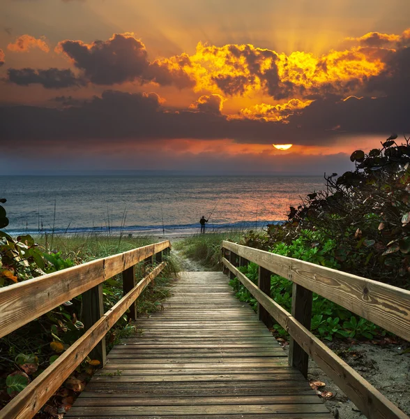 Boardwalk on beach — Stock Photo, Image