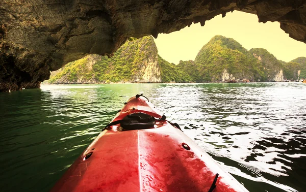 Halong kanoya — Stok fotoğraf