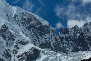 Bolivya'daki dağlar