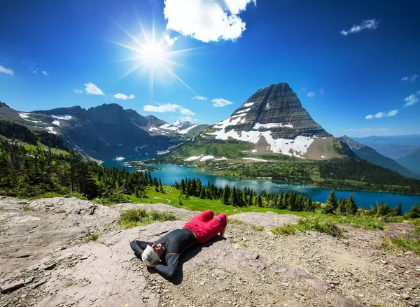 Caminata en Glacier Park — Foto de Stock