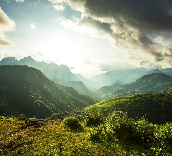 Bergen in vietnam — Stockfoto