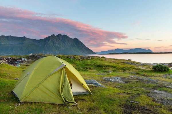 Tenda em Lofoten — Fotografia de Stock