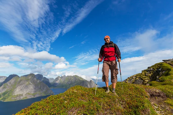 ロフォーテン諸島でのハイキングします。 — ストック写真