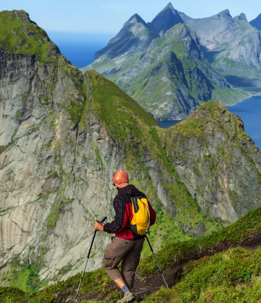 Lofoten városában túrázni — Stock Fotó