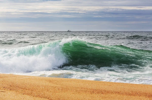 Onda na praia — Fotografia de Stock