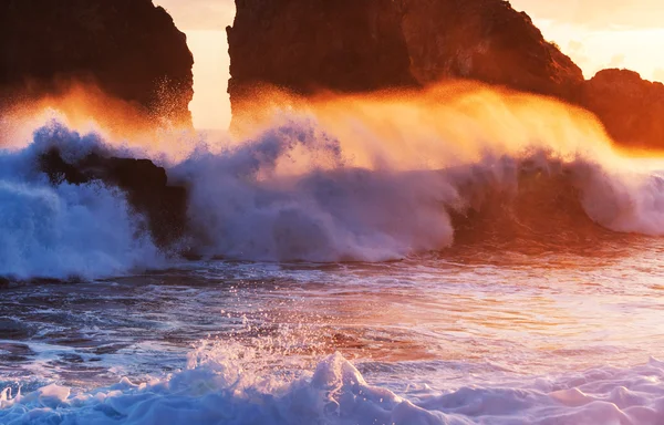 Sahilde dalgalar — Stok fotoğraf