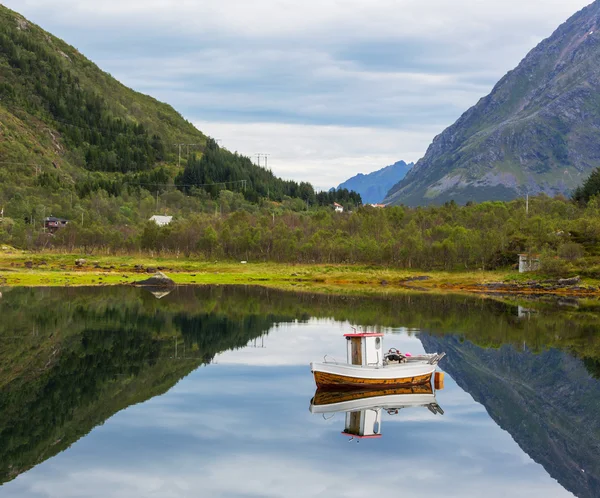Barco en Noruega — Foto de Stock
