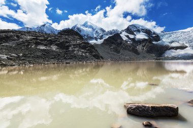 Bolivya'daki dağlar