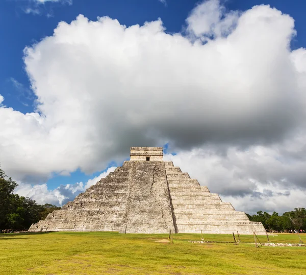 Piramide in mexico — Stockfoto