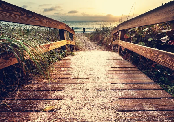 Strandpromenaden på stranden — Stockfoto