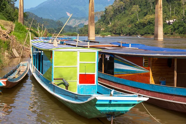 Barco en Laos —  Fotos de Stock