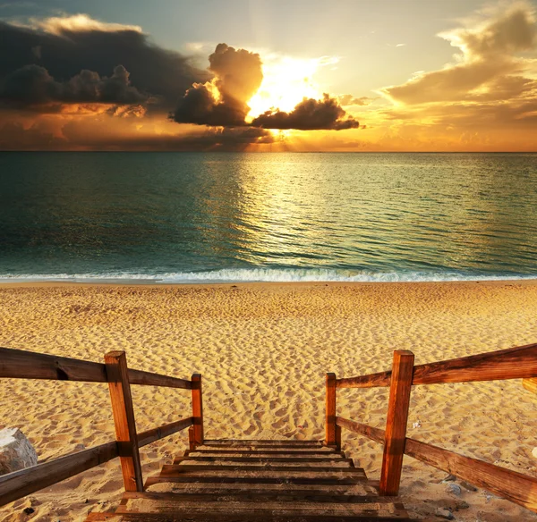 Boardwalk on beach — Stock Photo, Image