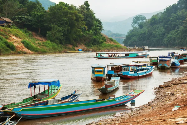 Barco en Laos — Foto de Stock