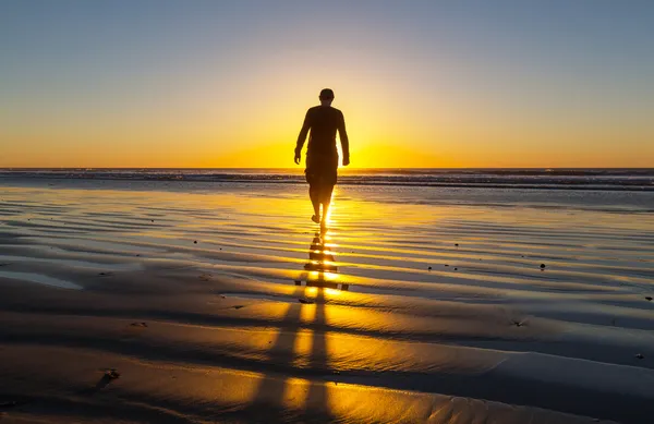 Menino na praia — Fotografia de Stock