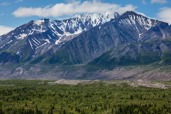 Montanhas no Alasca — Fotografia de Stock