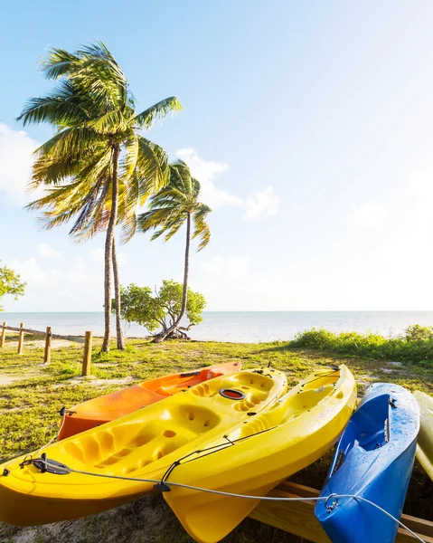 Canoe on the summer  beach — Stock Photo, Image