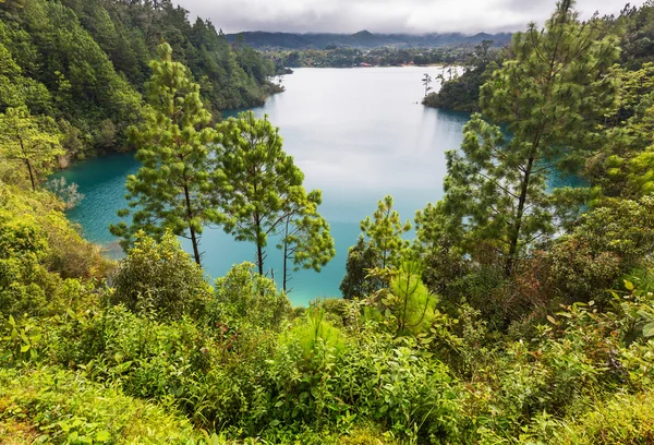 Lago montanhas — Fotografia de Stock