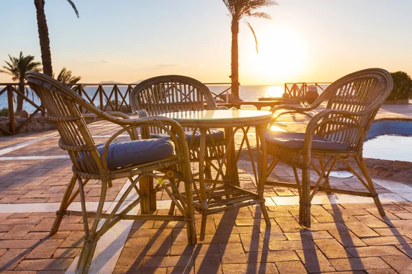 Sedia vicino alla piscina — Foto Stock