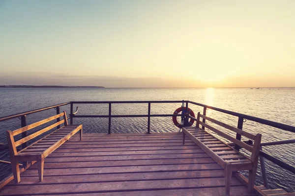 Boardwalk on beach — Stock Photo, Image