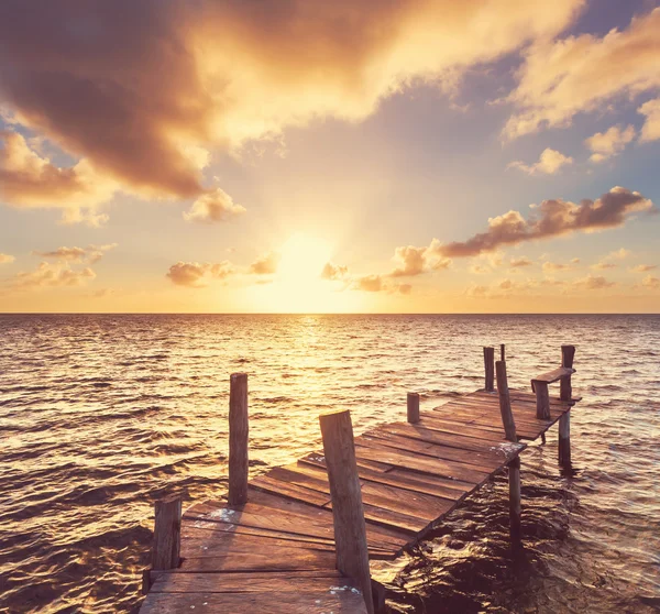 Boardwalk on beach — Stock Photo, Image