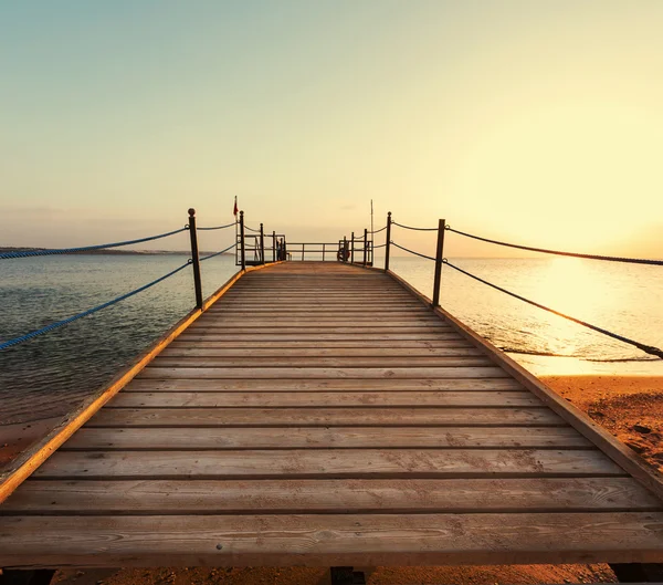 Boardwalk on beach — Stock Photo, Image