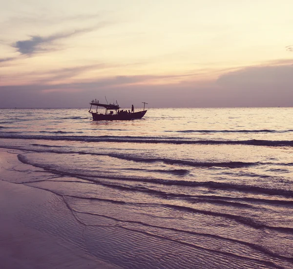 Barco en Camboya — Foto de Stock