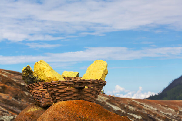 Sulfur in basket