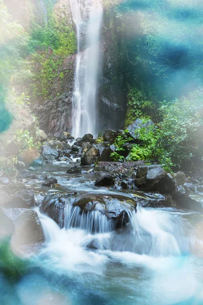 印度尼西亚的瀑布 — 图库照片