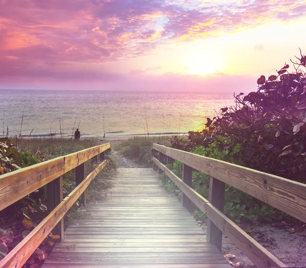 Boardwalk on beach — Stock Photo, Image